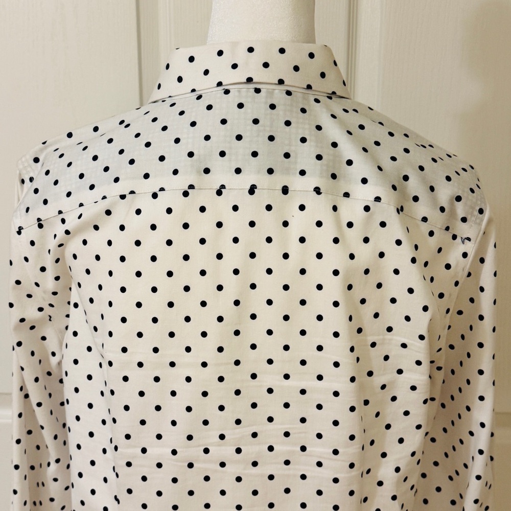 CHAPS NO IRON Blue Polka Dot Long Sleeve Button Blouse Sz Medium - Picture 7 of 8